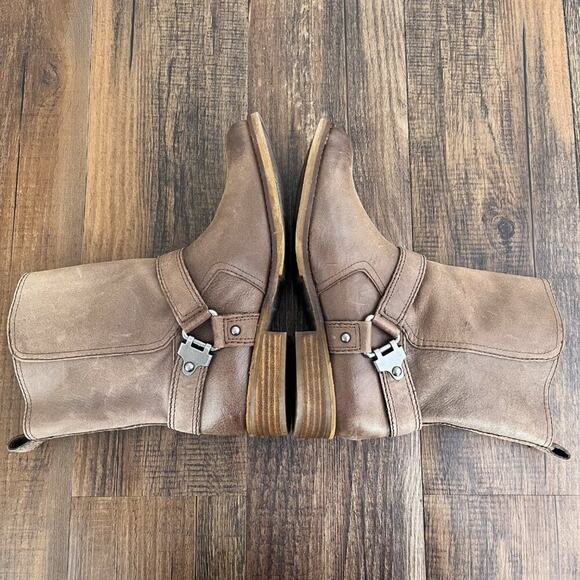 Gianni Bini Leather Moto Engineer Buckle Boot Burnished Pull On Size 8.5 Brown - Picture 6 of 15